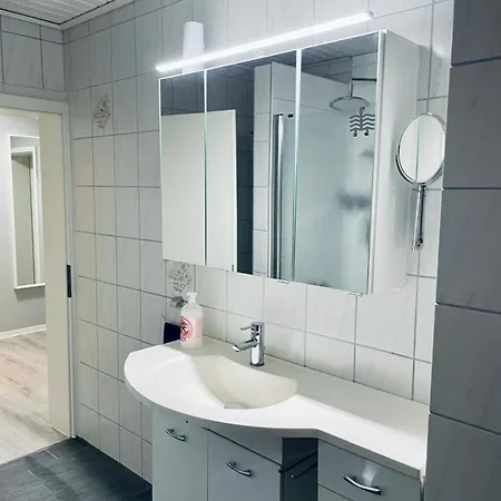 Apartament 3 - Geraeumige Mit Eigener Kueche, Bad Und Gartenblick *