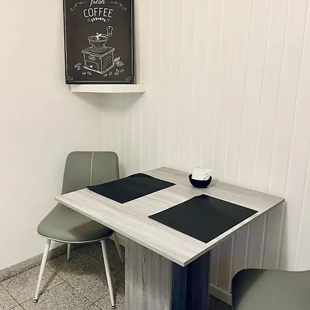 3 - Geraeumige Mit Eigener Kueche, Bad Und Gartenblick *