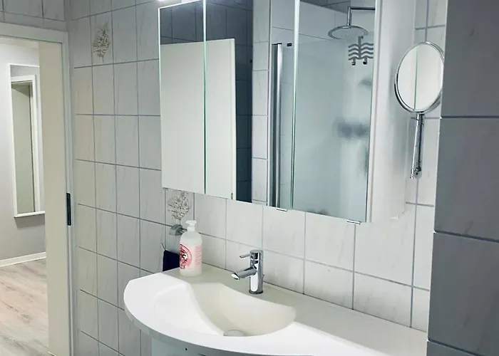 Apartament 3 - Geraeumige Mit Eigener Kueche, Bad Und Gartenblick *