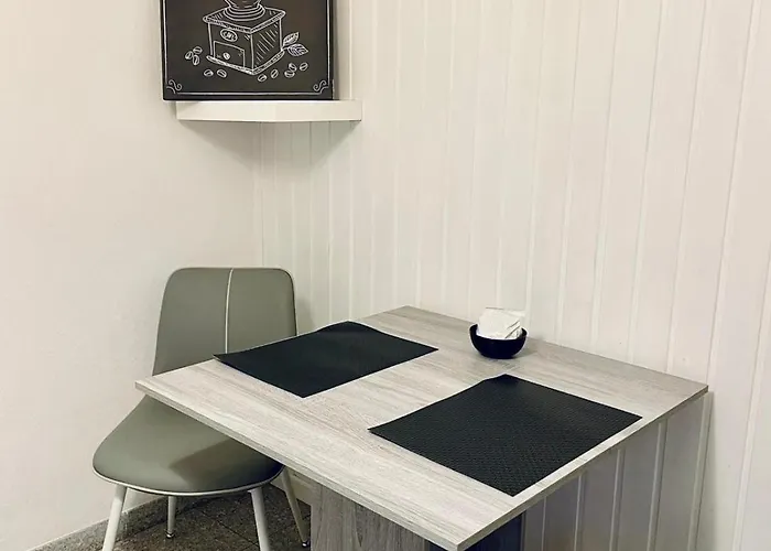 3 - Geraeumige Mit Eigener Kueche, Bad Und Gartenblick *