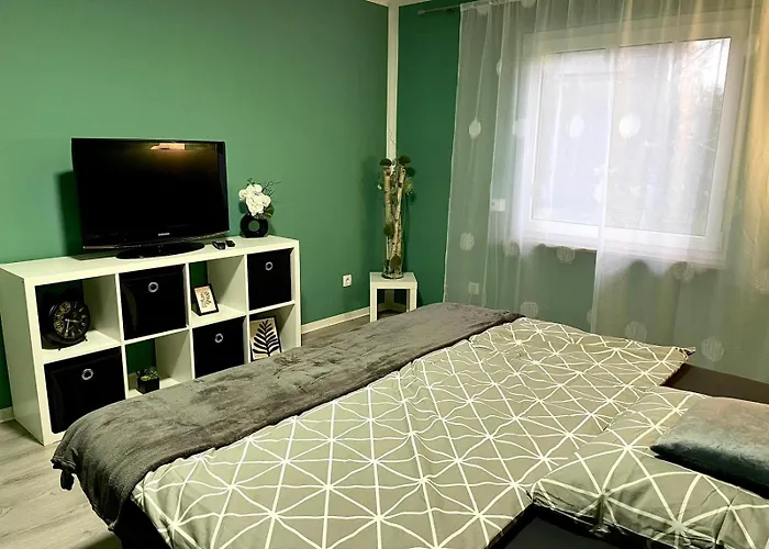 3 - Geraeumige Mit Eigener Kueche, Bad Und Gartenblick